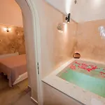 Luxury Hariton
