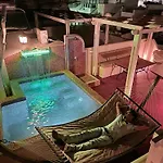 Luxury Hariton Emporio (Santorini)