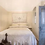 Villa Luxury Hariton Emporio (Santorini)