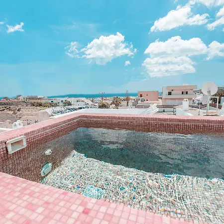 Luxury Hariton Emporio (Santorini)