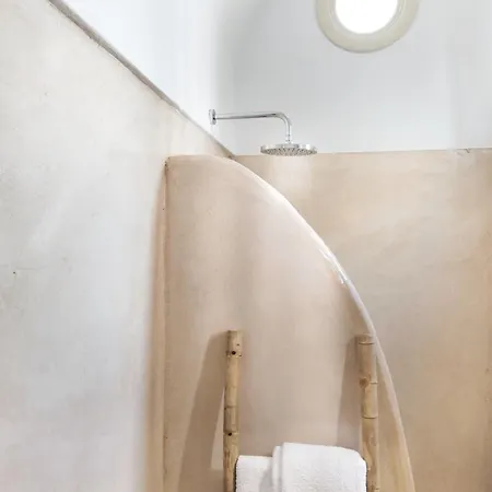 Villa Luxury Hariton Emporio (Santorini)