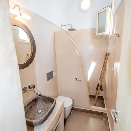 Luxury Hariton * Emporio (Santorini)