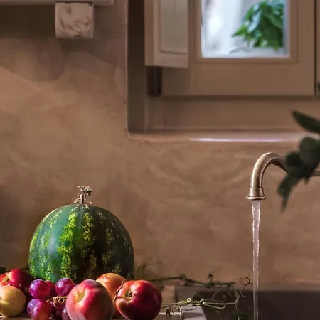 Luxury Hariton Emporio (Santorini)