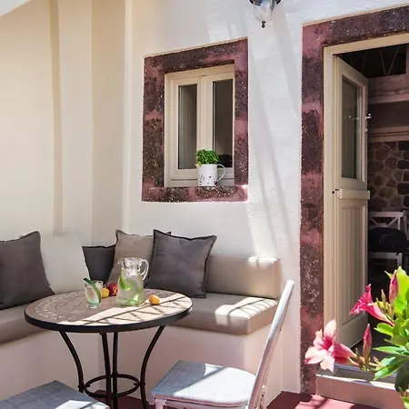 Villa Luxury Hariton Emporio (Santorini)