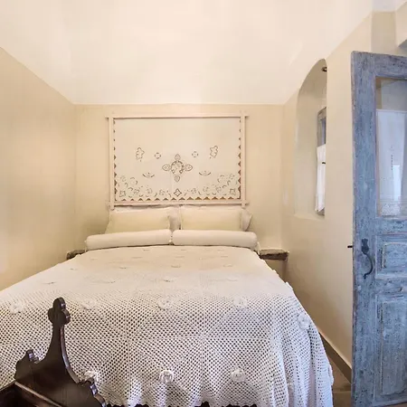 Villa Luxury Hariton Emporio (Santorini)