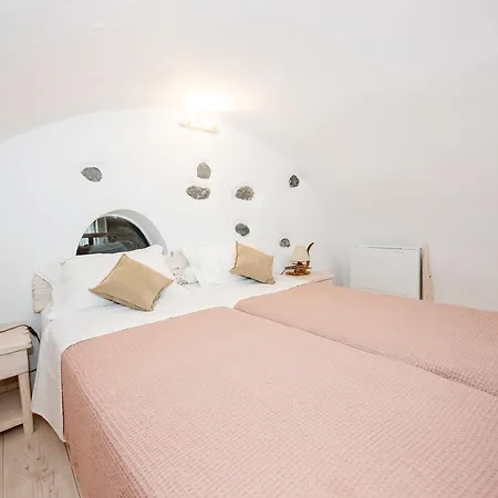 Luxury Hariton * Emporio (Santorini)