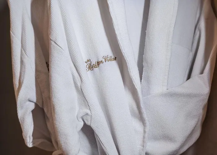 Luxury Hariton Emporio (Santorini)