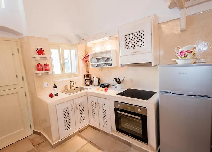 Villa Luxury Hariton Emporio (Santorini)