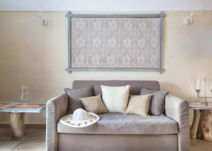 Luxury Hariton * Emporio (Santorini)