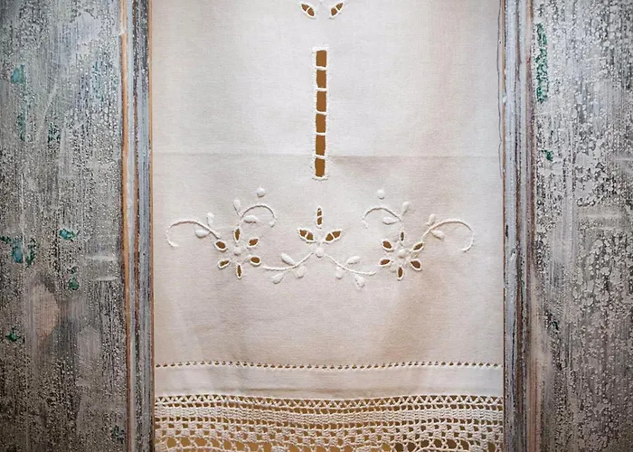 Luxury Hariton * Emporio (Santorini)